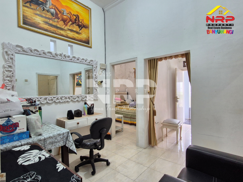 Dijual Rumah Minimalis Murah di Mendut Regency - Banyuwangi   Dijual Rumah Minimalis Murah di Mendut Regency - Banyuwangi   Rumah Minimalis di Mendut Regency - Banyuwangi&nbsp;&nbsp;
Lingkungan perumahan aman, tenang, dan akses mudah kemana-mana.&nbsp;
Perumahan di pusat kota yang NRP BANYUWANGI