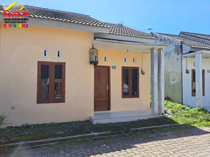 Dijual Rumah  Minimalis OVER KREDIT Siap Huni di Perum Kertosari Land Banyuwangi Dijual Rumah  Minimalis OVER KREDIT Siap Huni di Perum Kertosari Land Banyuwangi Dijual Rumah&nbsp; Minimalis OVER KREDIT Siap Huni di Perum Kertosari Land Banyuwangi
Bangunan Sudah Full Renovasi
Dekat Fasalitas Pendidikan dan Tempat NRP BANYUWANGI