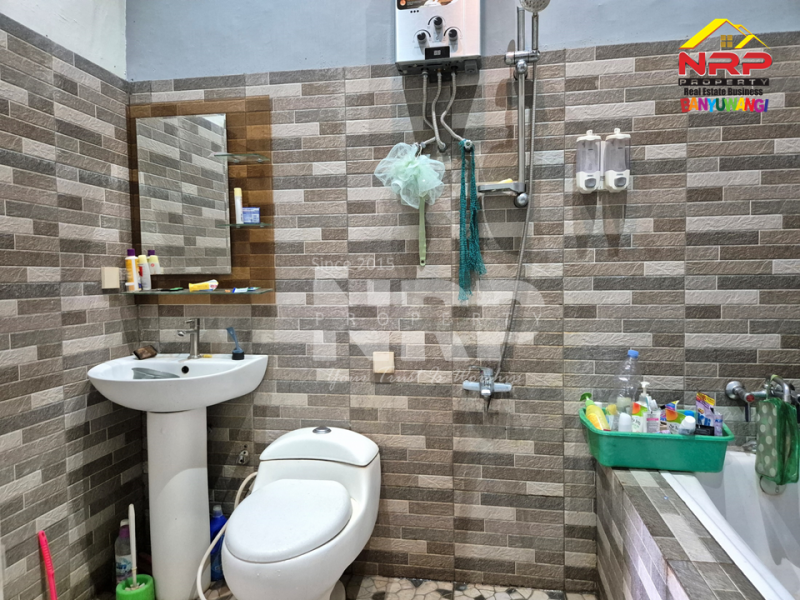 Dijual Rumah Minimalis Pojok Full Furniture Siap Huni di Perum. GPI Rogojampi - Banyuwangi Dijual Rumah Minimalis Pojok Full Furniture Siap Huni di Perum. GPI Rogojampi - Banyuwangi Dijual Rumah Minimalis Pojok Full Furniture Siap Huni di Perum. GPI Rogojampi - Banyuwangi
Hunian Strategis dekat dengan fasilitas perbelanjaan dan pasar NRP BANYUWANGI
