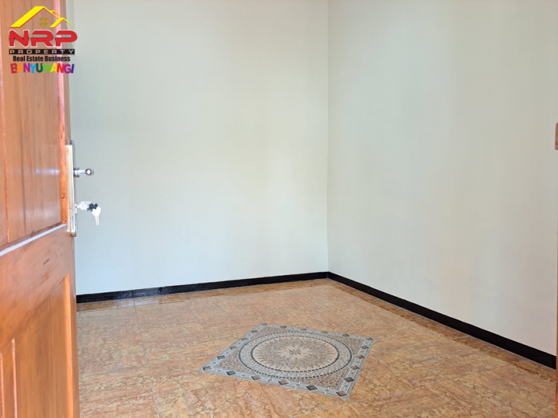 Dijual Rumah Minimalis Siap Huni 100 Meter dari Jalan Kepiting - Banyuwangi  Dijual Rumah Minimalis Siap Huni 100 Meter dari Jalan Kepiting - Banyuwangi  Dijual Rumah Minimalis Siap Huni 100 Meter dari Jalan Kepiting - Banyuwangi
Terletak dikawasan sentra bisnis dan kuliner, pendidikan, dan pertokoan.
Cocok NRP BANYUWANGI