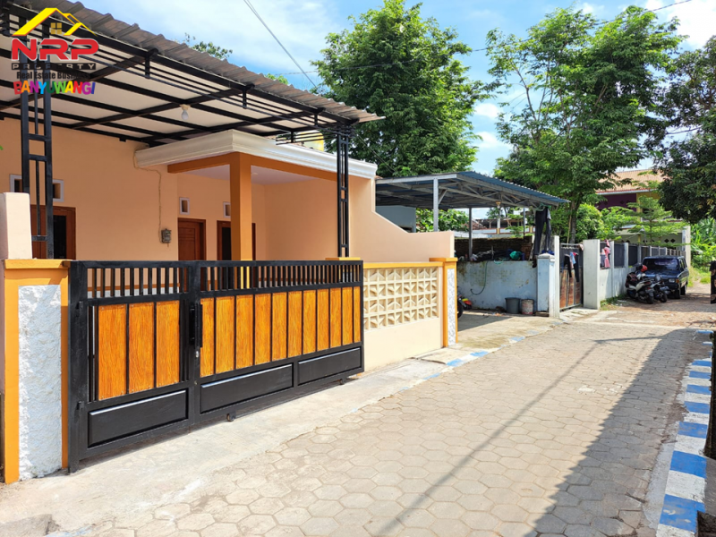 Dijual Rumah Minimalis Siap Huni 100 Meter dari Jalan Kepiting - Banyuwangi  Dijual Rumah Minimalis Siap Huni 100 Meter dari Jalan Kepiting - Banyuwangi  Dijual Rumah Minimalis Siap Huni 100 Meter dari Jalan Kepiting - Banyuwangi
Terletak dikawasan sentra bisnis dan kuliner, pendidikan, dan pertokoan.
Cocok NRP BANYUWANGI