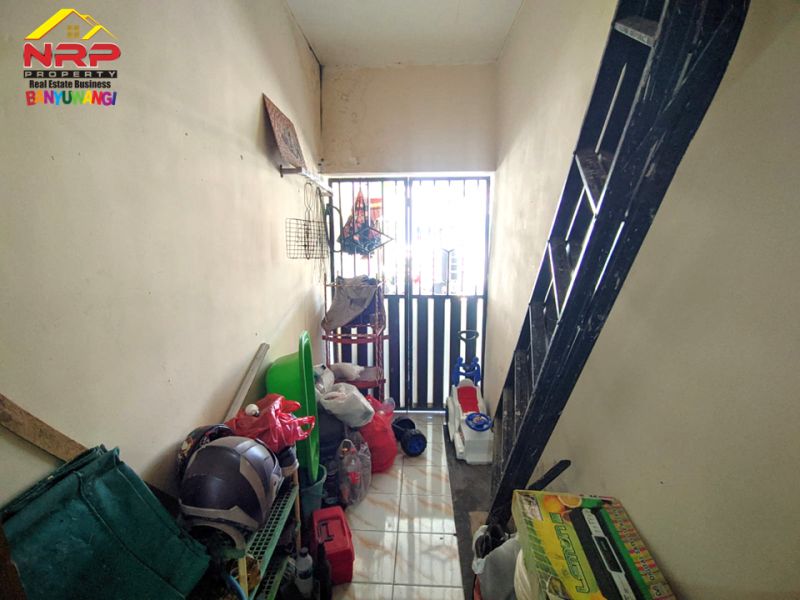 Dijual Rumah Minimalis Siap Huni di Belakang Hotel Ilira - Banyuwangi  Dijual Rumah Murah  Siap Huni di Belakang Hotel Ilira - Banyuwangi  Dijual Rumah Minimalis Siap Huni di Belakang Hotel Ilira - Banyuwangi&nbsp;
Akses Jalan Utama dari Jl. YOS SUDARSO&nbsp;
Cocok Untuk Investasi maupun NRP BANYUWANGI