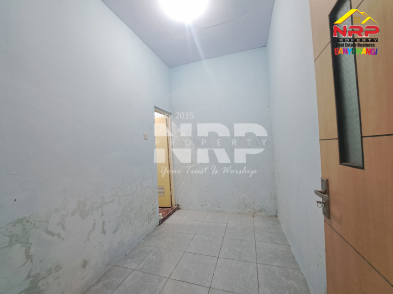 Dijual Rumah Minimalis Siap Huni di Boyolangu - Banyuwangi Jual rumah 100 jutaan di Banyuwangi Glagah  Dijual Rumah Minimalis Siap Huni di Boyolangu - Banyuwangi
Kawasan perumahan dekat dengan kawasan pendidikan ternama di banyuwangi&nbsp;

Luas Tanah : 72 NRP BANYUWANGI
