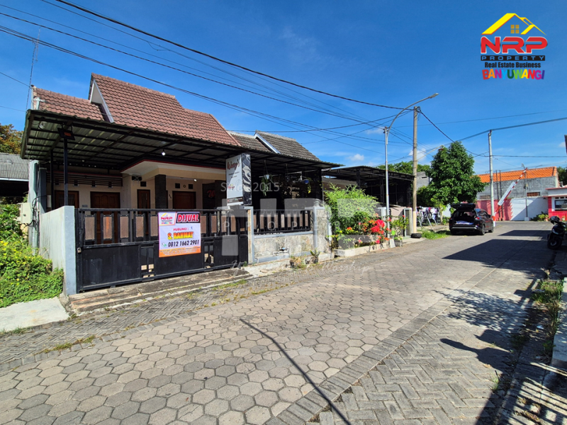 Dijual Rumah Minimalis Siap Huni di Perum. JPS Brawijaya - Banyuwangi Dijual Rumah Minimalis Siap Huni di Perum. JPS Brawijaya - Banyuwangi Dijual Rumah Minimalis Siap Huni di Perum. JPS Brawijaya - Banyuwangi
Lokasi Sangat Strategis di Belakang POLRESTA Banyuwangi

Luas Tanah : 120 M2 SHM
Luas NRP BANYUWANGI