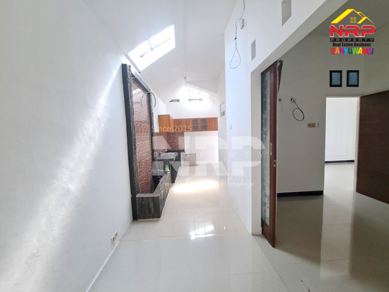 Dijual Rumah Minimalis Siap Huni di Perum Permata Banyuwangi Dijual Rumah Minimalis Siap Huni di Perum Permata Banyuwangi Dijual Rumah Minimalis Siap Huni di Perum Permata Banyuwangi
Llingkungan aman ( One Gate System ) dengan Security, Akses Jalan Sangat Lebar, Rindang dan NRP BANYUWANGI