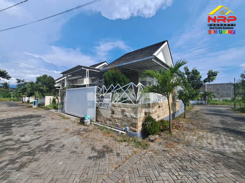 Dijual Rumah Minimalis Siap Huni di Perum Permata Banyuwangi Dijual Rumah Minimalis Siap Huni di Perum Permata Banyuwangi Dijual Rumah Minimalis Siap Huni di Perum Permata Banyuwangi
Llingkungan aman ( One Gate System ) dengan Security, Akses Jalan Sangat Lebar, Rindang dan NRP BANYUWANGI