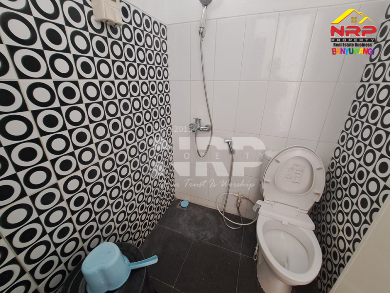 Dijual Rumah Minimalis Siap Huni di Perum Permata Banyuwangi Dijual Rumah Minimalis Siap Huni di Perum Permata Banyuwangi Dijual Rumah Minimalis Siap Huni di Perum Permata Banyuwangi
Llingkungan aman ( One Gate System ) dengan Security, Akses Jalan Sangat Lebar, Rindang dan NRP BANYUWANGI