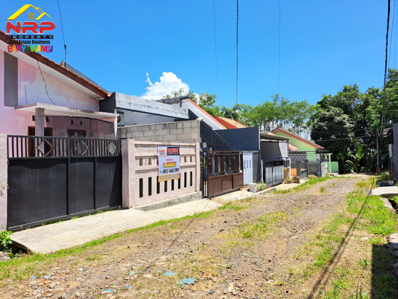 Dijual Rumah Minimalis Siap Huni di Perum. Taman Permata Hijau - Banyuwangi Dijual Rumah Minimalis Siap Huni di Perum. Taman Permata Hijau - Banyuwangi Dijual Rumah Minimalis Siap Huni di Perum. Taman Permata Hijau - Banyuwangi
Hunian minimalis dilingkungan yang masih asri dan nyaman.
Akses Jalan Depan NRP BANYUWANGI