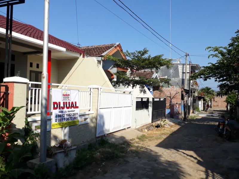 Dijual Rumah Minimalis Siap Huni di Perum Taman Permata Indah  Dijual Rumah Minimalis Siap Huni di Perum Taman Permata Indah  Banyuwangi  Dijual Rumah Minimalis Siap Huni di Perum Taman Permata Indah - BWI. Lokasi Strategis, Nyaman dan Asri dengan Akses jalan Aspal 1 Menit Dari Jalan NRP BANYUWANGI