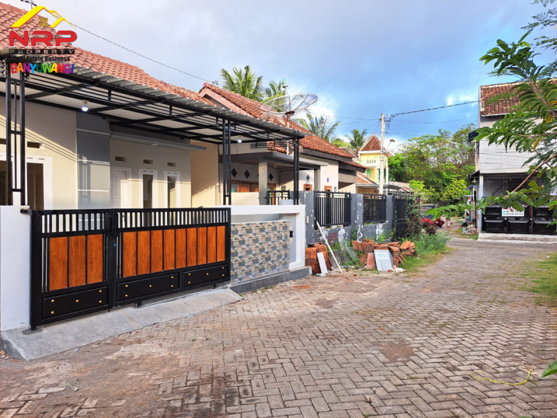 Dijual Rumah Minimalis Siap Huni di Utara eL Royal Hotel & Jatim Park Banyuwangi Dijual Rumah Minimalis Siap Huni di Utara eL Royal Hotel & Jatim Park Banyuwangi Dijual Rumah Minimalis Siap Huni di Utara eL Royal Hotel & Jatim Park Banyuwangi
Lokasi Sangat Strategis di Lingkungan yang Sedang Berkembang dan SangaT NRP BANYUWANGI