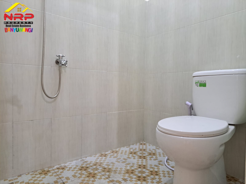 Dijual Rumah Minimalis Siap Huni di Utara eL Royal Hotel & Jatim Park Banyuwangi Dijual Rumah Minimalis Siap Huni di Utara eL Royal Hotel & Jatim Park Banyuwangi Dijual Rumah Minimalis Siap Huni di Utara eL Royal Hotel & Jatim Park Banyuwangi
Lokasi Sangat Strategis di Lingkungan yang Sedang Berkembang dan SangaT NRP BANYUWANGI