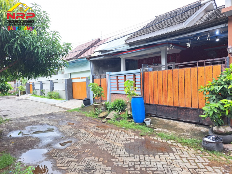 Dijual Rumah Minimalis Siap Huni Perum. Karangrejo Residance- Banyuwangi Dijual Rumah Minimalis Siap Huni Perum. Karangrejo Residance- Banyuwangi Dijual Rumah Minimalis Siap Huni Perum. Karangrejo Residance- Banyuwangi
Rumah strategis di Kota Banyuwangi sangat cocok untuk Hunian
Dekat dengan Pasar NRP BANYUWANGI