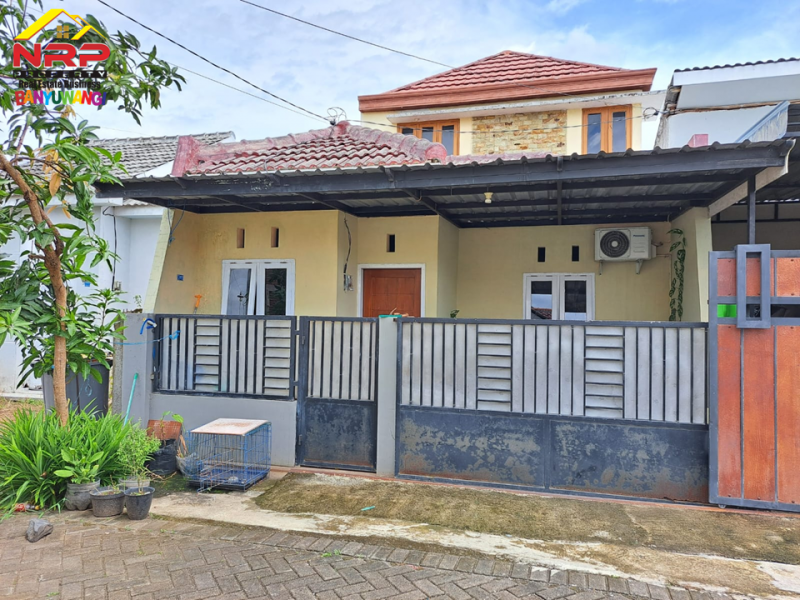 Dijual Rumah Modern 2 Lantai di Brawijaya  - Banyuwangi Dijual Rumah Modern 2 Lantai di Brawijaya  - Banyuwangi Dijual Rumah Modern 2 Lantai di Brawijaya&nbsp; - Banyuwangi
Lingkungan nyaman, aman dan bebas banjir.&nbsp;
Sangat Cocok Untuk Hunian Dekat dengan Fasilitas NRP BANYUWANGI