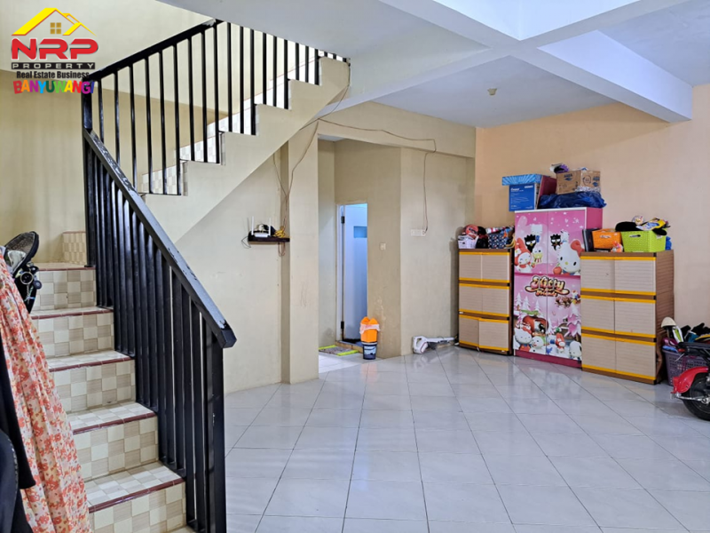 Dijual Rumah Modern 2 Lantai di Brawijaya  - Banyuwangi Dijual Rumah Modern 2 Lantai di Brawijaya  - Banyuwangi Dijual Rumah Modern 2 Lantai di Brawijaya&nbsp; - Banyuwangi
Lingkungan nyaman, aman dan bebas banjir.&nbsp;
Sangat Cocok Untuk Hunian Dekat dengan Fasilitas NRP BANYUWANGI