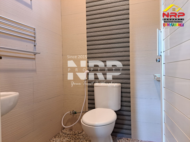Dijual Rumah Modern Full Furniture di Sebelah Hotel El Royal Banyuwangi  Dijual Rumah Modern Full Furniture di Sebelah Hotel El Royal Banyuwangi  Dijual Rumah Modern Full Furniture di Sebelah Hotel El Royal Banyuwangi&nbsp;
Lokasi Sangat Strategis Dekat dengan Banyuwangi Park dan Fasilitas Pendidikan NRP BANYUWANGI