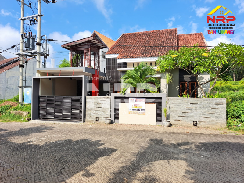 Dijual Rumah Modern Full Furniture di Sebelah Hotel El Royal Banyuwangi  Dijual Rumah Modern Full Furniture di Sebelah Hotel El Royal Banyuwangi  Dijual Rumah Modern Full Furniture di Sebelah Hotel El Royal Banyuwangi&nbsp;
Lokasi Sangat Strategis Dekat dengan Banyuwangi Park dan Fasilitas Pendidikan NRP BANYUWANGI