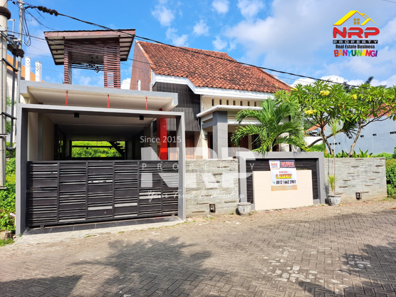 Dijual Rumah Modern Full Furniture di Sebelah Hotel El Royal Banyuwangi  Dijual Rumah Modern Full Furniture di Sebelah Hotel El Royal Banyuwangi  Dijual Rumah Modern Full Furniture di Sebelah Hotel El Royal Banyuwangi&nbsp;
Lokasi Sangat Strategis Dekat dengan Banyuwangi Park dan Fasilitas Pendidikan NRP BANYUWANGI