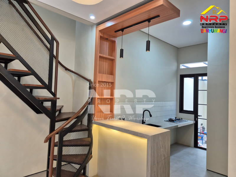 Dijual Rumah Modern Hook 2 lantai di Bakungan- Banyuwangi  Dijual Rumah Modern Hook 2 lantai di Bakungan- Banyuwangi  Modern house for Modern Living !!!
Dijual Rumah Modern Hook 2 lantai di Bakungan- Banyuwangi&nbsp;
Hadir dengan desain simpel, clean, dan nyaman untuk NRP BANYUWANGI