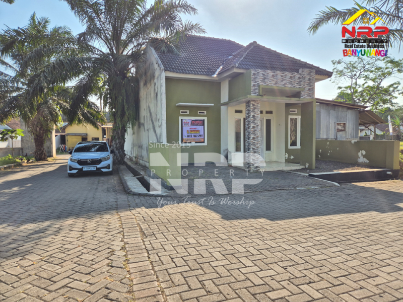 Dijual Rumah Modern Hook di Genteng- Banyuwangi  Dijual Rumah Modern Hook di Genteng- Banyuwangi  Dijual Rumah Modern Hook di Genteng- Banyuwangi&nbsp;
Punya value, punya lokasi yang strategis, berada dikawasan perumahan.&nbsp;
Gatewaynya langsung jln NRP BANYUWANGI