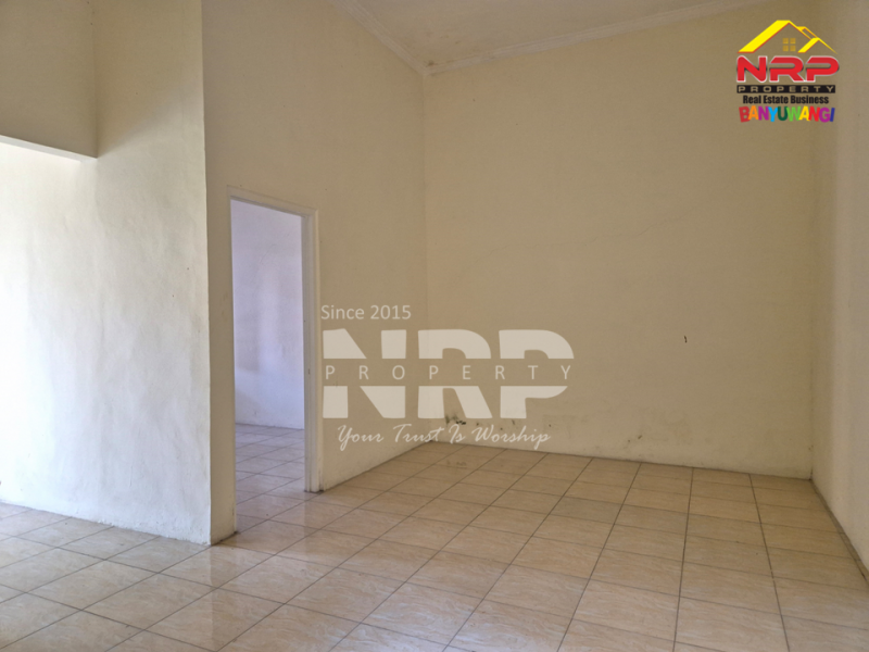 Dijual Rumah Modern Hook di Genteng- Banyuwangi  Dijual Rumah Modern Hook di Genteng- Banyuwangi  Dijual Rumah Modern Hook di Genteng- Banyuwangi&nbsp;
Punya value, punya lokasi yang strategis, berada dikawasan perumahan.&nbsp;
Gatewaynya langsung jln NRP BANYUWANGI