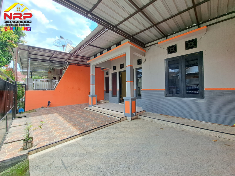 Dijual Rumah Modern Minimalis Siap Huni Di Perum. Puri Brawijaya Banyuwangi Dijual Rumah Modern Minimalis Siap Huni Di Perum. Puri Brawijaya Banyuwangi Dijual Rumah Modern Minimalis Siap Huni Di Perum. Puri Brawijaya Banyuwangi
Hunian Strategis Pusat Kota dengan Lingkungan sejuk, asri dan mudah NRP BANYUWANGI