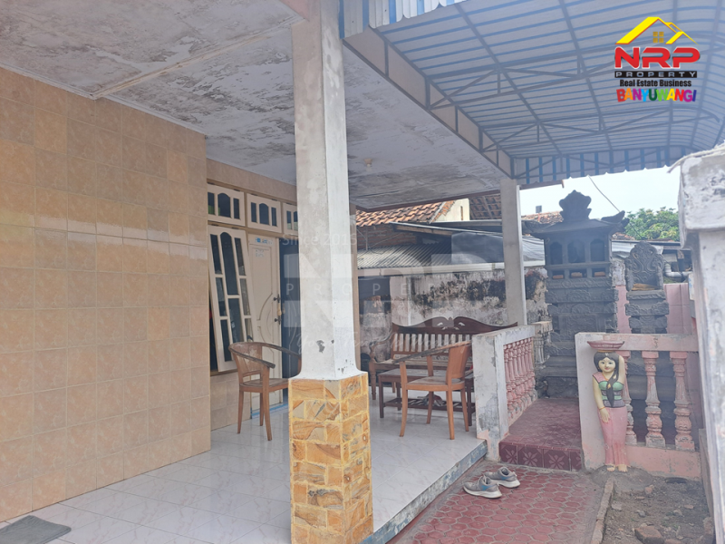 Dijual Rumah Murah di Belakang Kantor BSI Banyuwangi.  Dijual rumah murah banyuwangi kota depan informa  Dijual Rumah Murah di Belakang Kantor BSI Banyuwangi.&nbsp;
Berada di tengah kota Banyuwangi. Dekat pusat bisnis dan pertokoan Banyuwangi&nbsp;
Akses jl. RD NRP BANYUWANGI