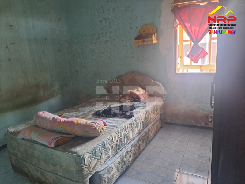 Dijual Rumah Murah di Belakang Kantor BSI Banyuwangi.  Dijual rumah murah banyuwangi kota depan informa  Dijual Rumah Murah di Belakang Kantor BSI Banyuwangi.&nbsp;
Berada di tengah kota Banyuwangi. Dekat pusat bisnis dan pertokoan Banyuwangi&nbsp;
Akses jl. RD NRP BANYUWANGI