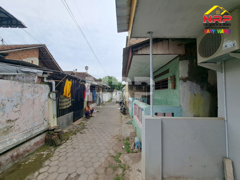 Dijual Rumah Murah di Belakang Kantor BSI Banyuwangi.  Dijual rumah murah banyuwangi kota depan informa  Dijual Rumah Murah di Belakang Kantor BSI Banyuwangi.&nbsp;
Berada di tengah kota Banyuwangi. Dekat pusat bisnis dan pertokoan Banyuwangi&nbsp;
Akses jl. RD NRP BANYUWANGI