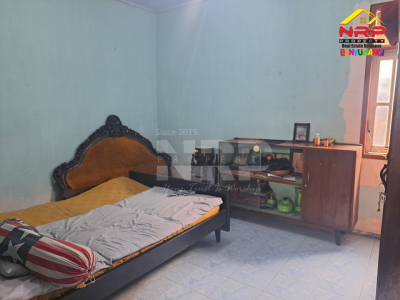 Dijual Rumah Murah di Belakang Kantor BSI Banyuwangi.  Dijual rumah murah banyuwangi kota depan informa  Dijual Rumah Murah di Belakang Kantor BSI Banyuwangi.&nbsp;
Berada di tengah kota Banyuwangi. Dekat pusat bisnis dan pertokoan Banyuwangi&nbsp;
Akses jl. RD NRP BANYUWANGI