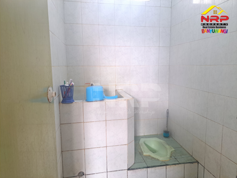 Dijual Rumah Murah di Belakang Kantor BSI Banyuwangi.  Dijual rumah murah banyuwangi kota depan informa  Dijual Rumah Murah di Belakang Kantor BSI Banyuwangi.&nbsp;
Berada di tengah kota Banyuwangi. Dekat pusat bisnis dan pertokoan Banyuwangi&nbsp;
Akses jl. RD NRP BANYUWANGI