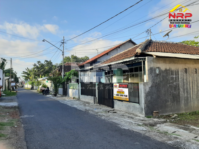 Dijual Rumah Murah di Belakang Roxy Mall Banyuwangi  Dijual Rumah Murah di Belakang Roxy Mall Banyuwangi  Dijual Rumah Murah di Belakang Roxy Mall Banyuwangi&nbsp;
Lokasi sangat strategis Cocok untuk Hunian, maupun ruang komersil lainnya.
&nbsp;&nbsp;
Luas Tanah NRP BANYUWANGI