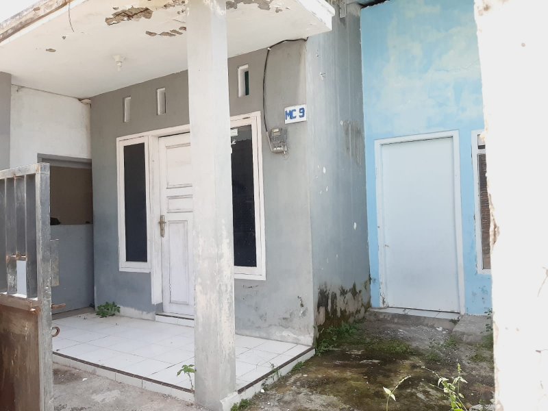 Dijual Rumah Murah Di Perum. Puri Brawijaya Banyuwangi Dijual Rumah Murah Di Perum. Puri Brawijaya Banyuwangi Dijual Rumah Murah Di Perum. Puri Brawijaya Banyuwangi
Hunian Strategis Pusat Kota dengan Lingkungan sejuk, asri dan mudah diakses

Fasilitas : Ruang Tamu, NRP BANYUWANGI