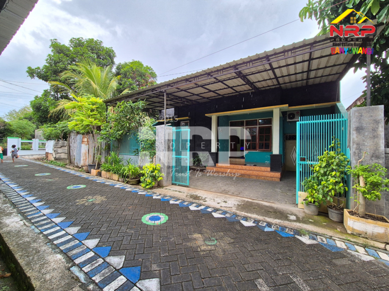 Dijual Rumah murah di Singonegaran Banyuwangi Kota Dijual Rumah murah di Singonegaran Banyuwangi Kota Cari rumah lokasi strategis dengan harga ramah kantong?
Ini dia! Dijual Rumah murah di Singonegaran Banyuwangi Kota, akses mudah ke pusat kota, sekolah, dan NRP BANYUWANGI