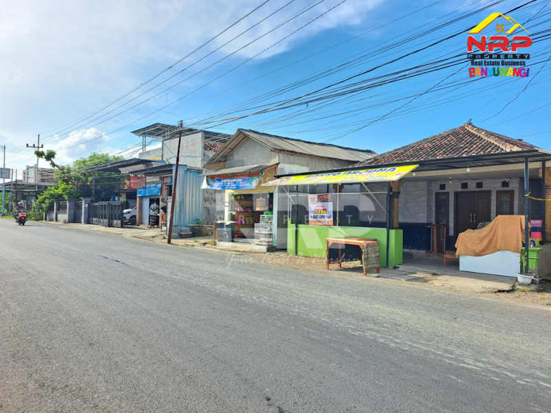 Dijual Rumah Murah ditepi Jl.Blimbingsari - Banyuwangi  Dijual Rumah Murah ditepi Jl.Blimbingsari - Banyuwangi  Dijual Rumah Murah ditepi Jl.Blimbingsari - Banyuwangi&nbsp;
Cocok untuk hunian atau usaha.&nbsp;

LT/LB : 160/100 M2
PETOK&nbsp;

Fasilitas : Ruang NRP BANYUWANGI