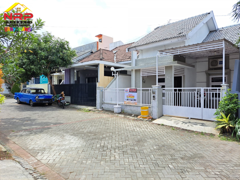 Dijual Rumah Murah Minimalis Siap Huni di Perum. Mendut Regency - Banyuwangi  Dijual Rumah Murah Minimalis Siap Huni di Perum. Mendut Regency - Banyuwangi  Dijual Rumah Murah Minimalis Siap Huni di Perum. Mendut Regency - Banyuwangi
Hunian Exclusive terletak di Kawasan Perumahan Elit di Pusat Kota Banyuwangi
Di NRP BANYUWANGI