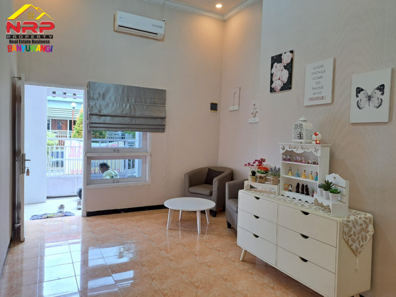 Dijual Rumah Murah Minimalis Siap Huni di Perum. Mendut Regency - Banyuwangi  Dijual Rumah Murah Minimalis Siap Huni di Perum. Mendut Regency - Banyuwangi  Dijual Rumah Murah Minimalis Siap Huni di Perum. Mendut Regency - Banyuwangi
Hunian Exclusive terletak di Kawasan Perumahan Elit di Pusat Kota Banyuwangi
Di NRP BANYUWANGI