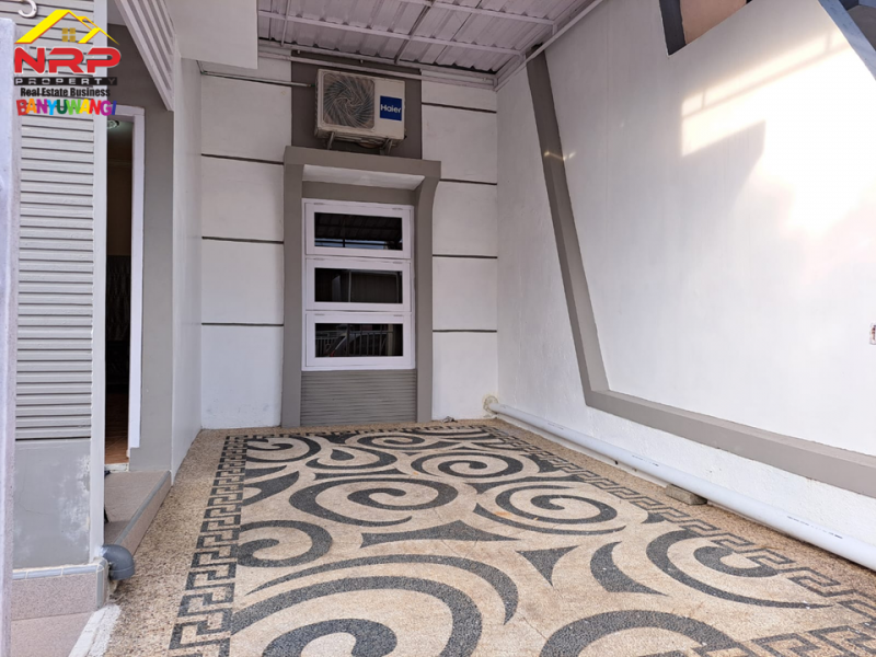 Dijual Rumah Murah Minimalis Siap Huni di Perum. Mendut Regency - Banyuwangi  Dijual Rumah Murah Minimalis Siap Huni di Perum. Mendut Regency - Banyuwangi  Dijual Rumah Murah Minimalis Siap Huni di Perum. Mendut Regency - Banyuwangi
Hunian Exclusive terletak di Kawasan Perumahan Elit di Pusat Kota Banyuwangi
Di NRP BANYUWANGI