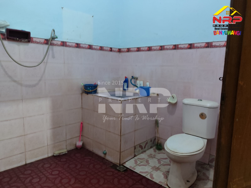 Dijual Rumah Murah Sangat Luas di Muncar - Banyuwangi  Jual rumah murah di Muncar Banyuwangi  Dijual Rumah Murah Sangat Luas di Muncar - Banyuwangi&nbsp;
Lokasi pinggir jln paving desa, Akses Mobil dan Motor&nbsp;

Luas Tanah : 1.730 M2
Luas NRP BANYUWANGI