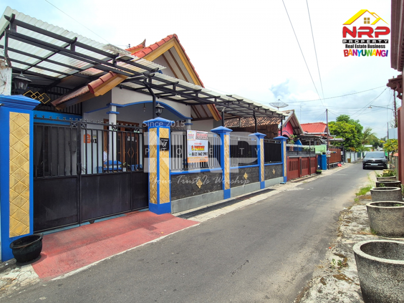 Dijual Rumah Murah Sangat Strategis di Tamanbaru , Banyuwangi  Dijual Rumah Murah Sangat Strategis di Tamanbaru , Banyuwangi  Dijual Rumah Murah Sangat Strategis di Tamanbaru , Banyuwangi&nbsp;
Dekat dengan Fasilitas Pendidikan, Perbelanjaan dan kantor dinas pemerintahan

Luas NRP BANYUWANGI