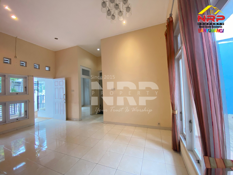 Dijual Rumah Murah siap Huni di Gardenia Estate Banyuwangi Dijual Rumah Murah di Banyuwangi Kota  Gardenia Estate  Dijual Rumah Murah siap Huni di Gardenia Estate Banyuwangi
Hunian Elit Pusat Kota Dengan Lingkungan Aman, Nyaman dan Asri.&nbsp;
Dengan nilai investasi yang NRP BANYUWANGI