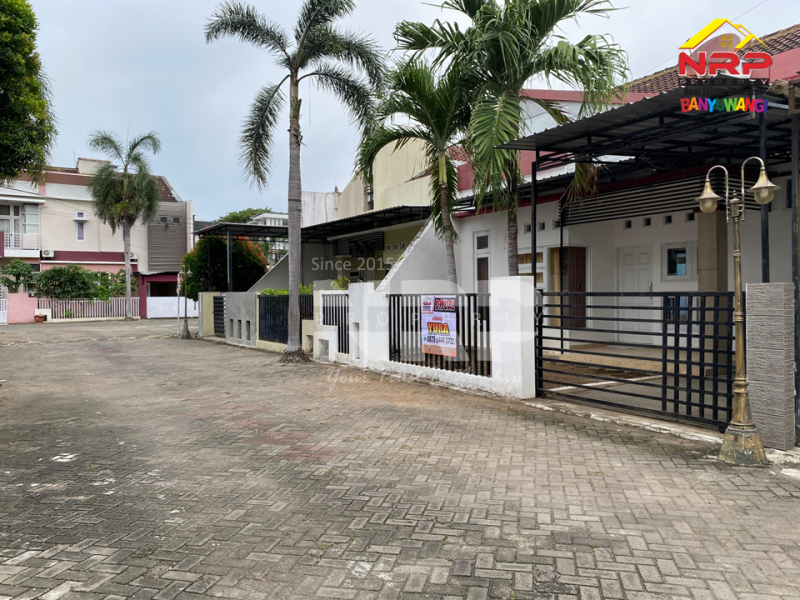 Dijual Rumah Murah siap Huni di Gardenia Estate Banyuwangi Dijual Rumah Murah di Banyuwangi Kota  Gardenia Estate  Dijual Rumah Murah siap Huni di Gardenia Estate Banyuwangi
Hunian Elit Pusat Kota Dengan Lingkungan Aman, Nyaman dan Asri.&nbsp;
Dengan nilai investasi yang NRP BANYUWANGI