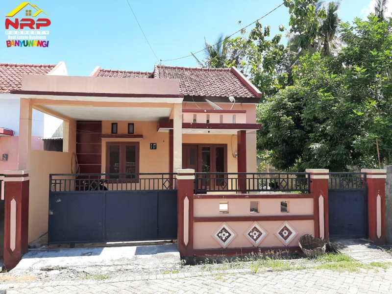 Dijual Rumah Pojok dengan Halaman Luas di Perum Brawijaya Regency Banyuwangi Dijual Rumah Pojok dengan Halaman Luas di Perum Brawijaya Regency Banyuwangi Dijual Rumah Pojok dengan Halaman Luas di Perum Brawijaya Regency Banyuwangi
Hunian Nyaman di Pusat Kota Banyuwangi
Akses 0 Jalan Provinsi "Jl. NRP BANYUWANGI