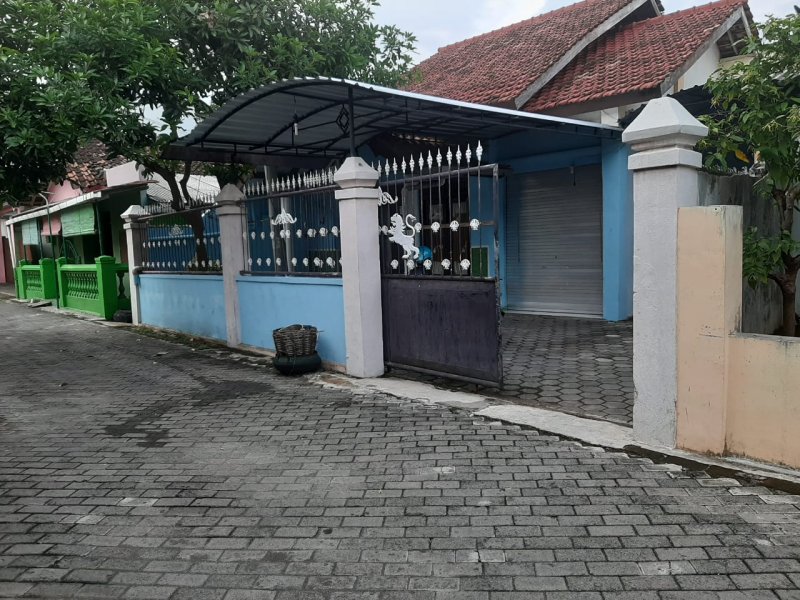 Dijual Rumah Pribadi + Rukos Murah Sangat Strategis Prospek di Tengah Kota Banyuwangi Dijual Rumah Pribadi + Rukos Murah Sangat Strategis Prospek di Tengah Kota Banyuwangi Dijual Rumah Pribadi + Rukos Murah Sangat Strategis Prospek di Tengah Kota Banyuwangi
Timur DPRD Banyuwangi

Luas Tanah : 300 m2
Luas Bangunan : 200 NRP BANYUWANGI