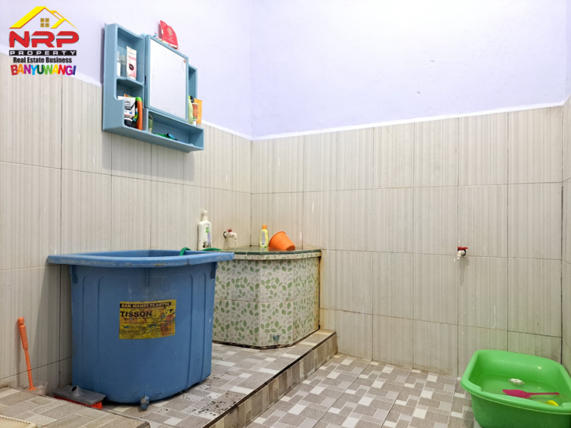 Dijual Rumah + Ruang Usaha Hook 2 Lantai di Kaligondo, Genteng - Banyuwangi  Dijual Rumah + Ruang Usaha Hook 2 Lantai di Kaligondo, Genteng - Banyuwangi  Dijual Rumah + Ruang Usaha Hook 2 Lantai di Kaligondo, Genteng - Banyuwangi&nbsp;
Dekat dengan Fasilitas Pendidikan dan Transportasi&nbsp;
Cocok untuk hunian NRP BANYUWANGI