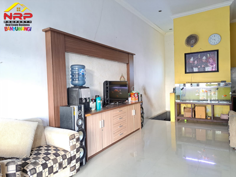 Dijual Rumah + Ruang Usaha Hook 2 Lantai di Kaligondo, Genteng - Banyuwangi  Dijual Rumah + Ruang Usaha Hook 2 Lantai di Kaligondo, Genteng - Banyuwangi  Dijual Rumah + Ruang Usaha Hook 2 Lantai di Kaligondo, Genteng - Banyuwangi&nbsp;
Dekat dengan Fasilitas Pendidikan dan Transportasi&nbsp;
Cocok untuk hunian NRP BANYUWANGI
