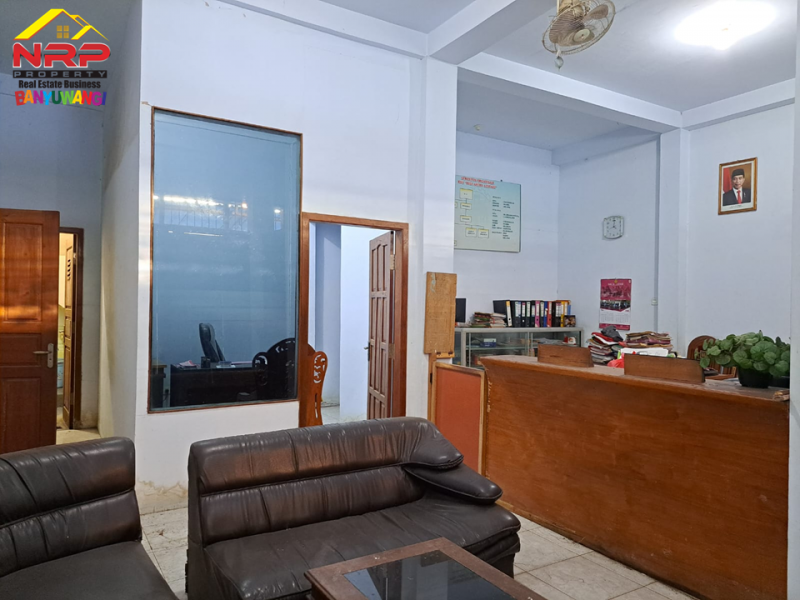 Dijual Rumah + Ruang Usaha Hook 2 Lantai di Kaligondo, Genteng - Banyuwangi  Dijual Rumah + Ruang Usaha Hook 2 Lantai di Kaligondo, Genteng - Banyuwangi  Dijual Rumah + Ruang Usaha Hook 2 Lantai di Kaligondo, Genteng - Banyuwangi&nbsp;
Dekat dengan Fasilitas Pendidikan dan Transportasi&nbsp;
Cocok untuk hunian NRP BANYUWANGI