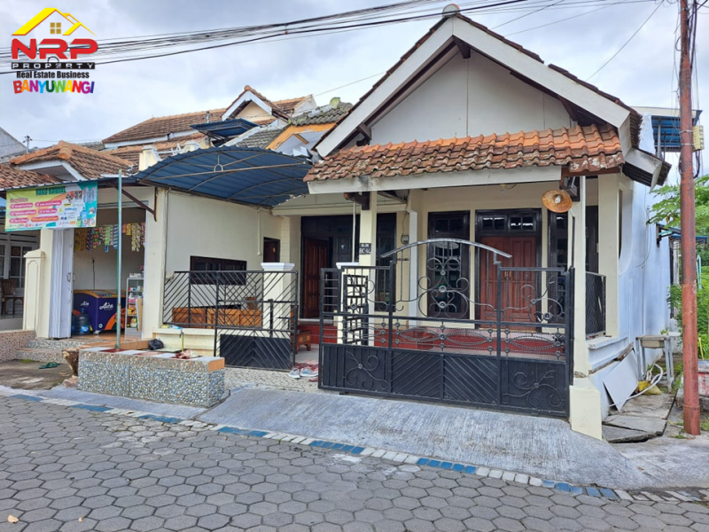 Dijual Rumah + Ruang Usaha Hook 2 Lantai di Perum. GGM Klatak - Banyuwangi  Dijual Rumah + Ruang Usaha Hook 2 Lantai di Perum. GGM Klatak - Banyuwangi  Dijual Rumah + Ruang Usaha Hook 2 Lantai di Perum. GGM Klatak - Banyuwangi&nbsp;
Lokasi Sangat Strategis berada di Depan Resto Ayam Betutu Mbk Timah
Dekat NRP BANYUWANGI