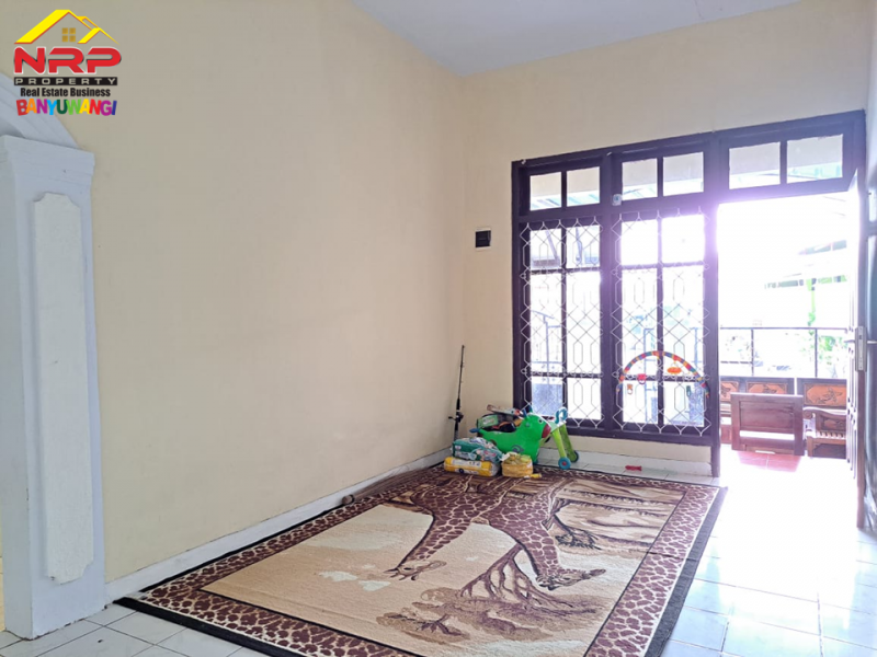 Dijual Rumah + Ruang Usaha Hook 2 Lantai di Perum. GGM Klatak - Banyuwangi  Dijual Rumah + Ruang Usaha Hook 2 Lantai di Perum. GGM Klatak - Banyuwangi  Dijual Rumah + Ruang Usaha Hook 2 Lantai di Perum. GGM Klatak - Banyuwangi&nbsp;
Lokasi Sangat Strategis berada di Depan Resto Ayam Betutu Mbk Timah
Dekat NRP BANYUWANGI