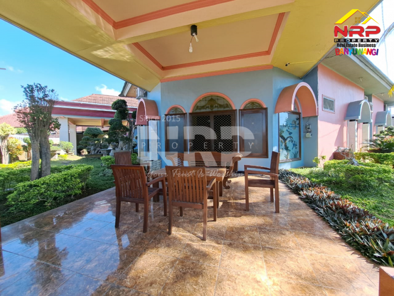 Dijual Rumah Mewah dan Luas di Perum. Taman Indah Sutri-Banyuwangi  Dijual Rumah Murah Mewah dan Luas di Banyuwangi Kota  Dijual Rumah Sangat Luas di Perum. Taman Indah Sutri-Banyuwangi&nbsp;
Berada dipusat kota banyuwangi. Belakang Hotel Santika&nbsp;
Dekat dengan Fasilitas NRP BANYUWANGI