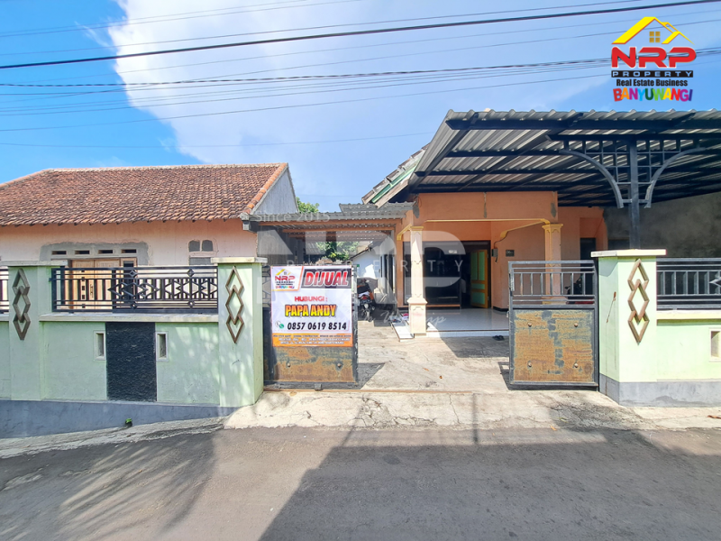 Dijual Rumah Sangat Strategis di Belakang Kantor Kec. Banyuwangi  Dijual Rumah Luas di Banyuwangi Kota  Dijual Rumah Sangat Strategis di Belakang Kantor Kec. Banyuwangi&nbsp;
150 Meter dari Jl. Brigjen Katamso&nbsp; - Banyuwangi&nbsp;
Sangat Cocok Untuk Hunian, NRP BANYUWANGI